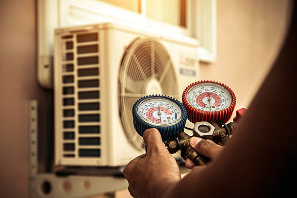 Professional Hvac technician working in Corunna, MI